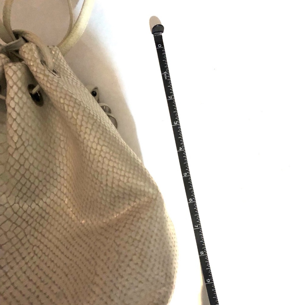 Handbag - Picture 5 of 8